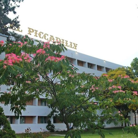 Hotel Piccadilly Mamaia Eksteriør bilde