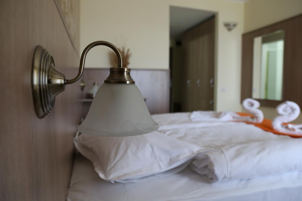 Hotel Piccadilly Mamaia Eksteriør bilde