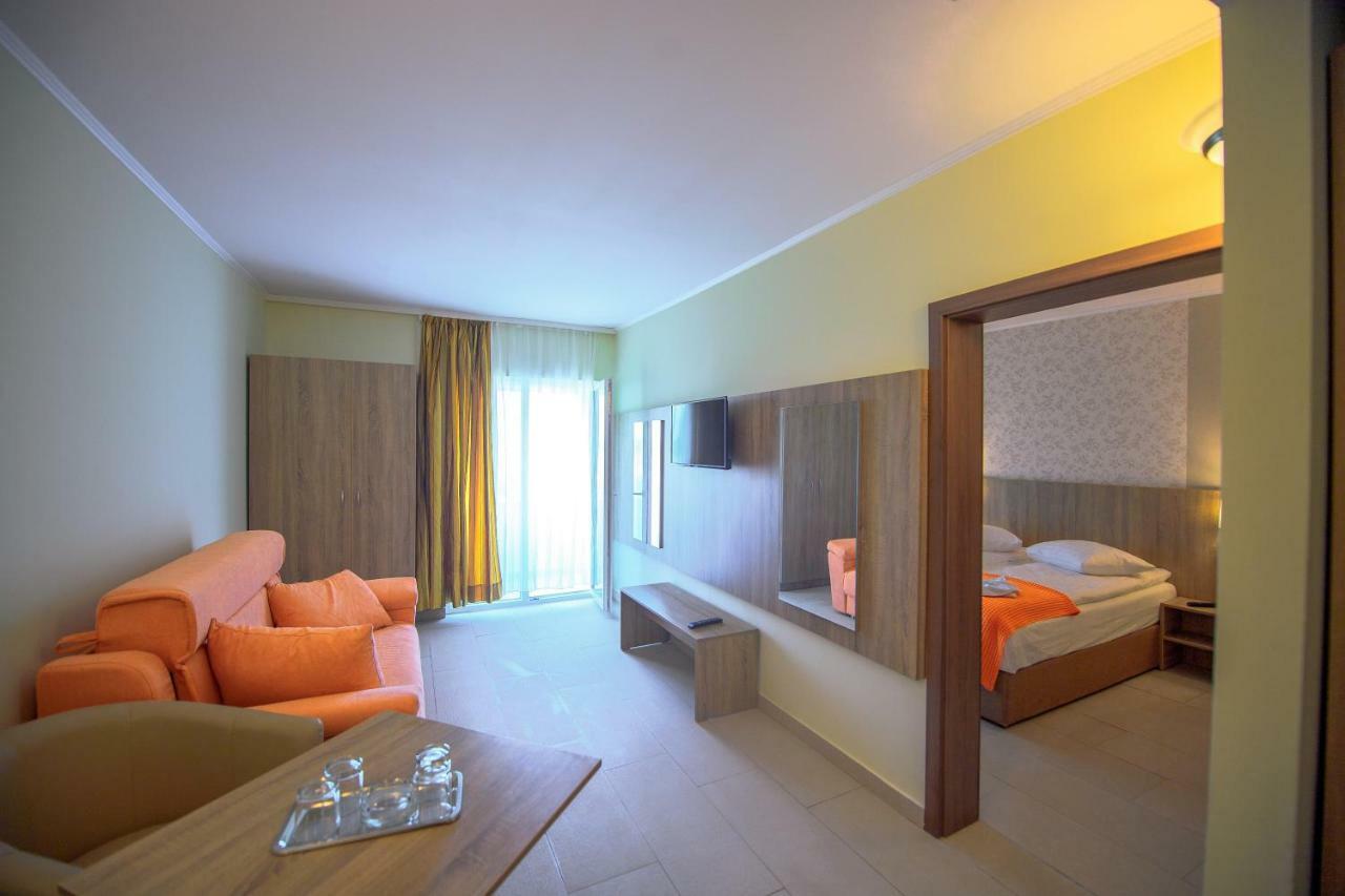 Hotel Piccadilly Mamaia Eksteriør bilde