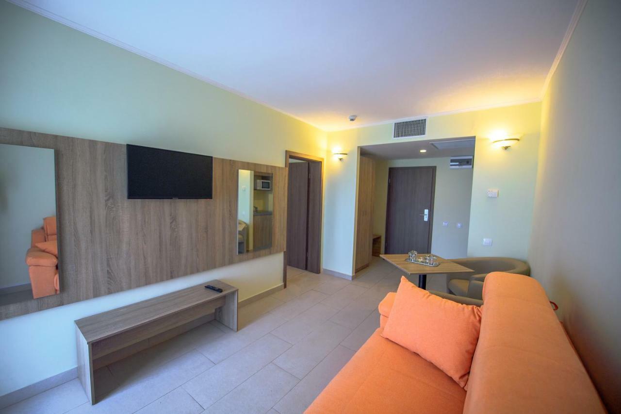 Hotel Piccadilly Mamaia Eksteriør bilde