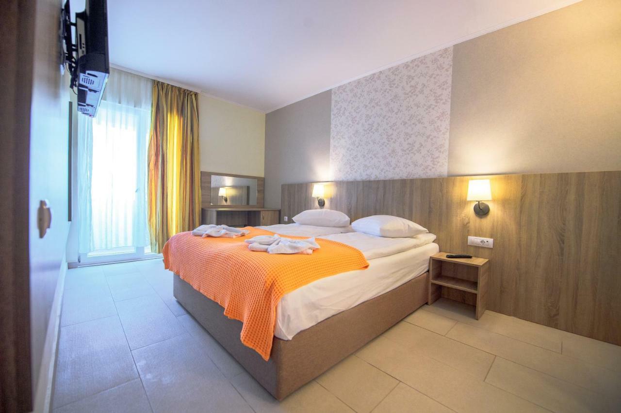 Hotel Piccadilly Mamaia Eksteriør bilde