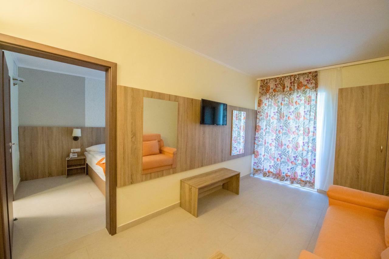 Hotel Piccadilly Mamaia Eksteriør bilde